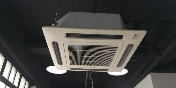 吸頂式中央空調(diào)有哪些優(yōu)缺點？