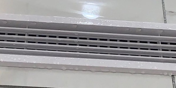 為什么中央空調出風口會有冷凝水？