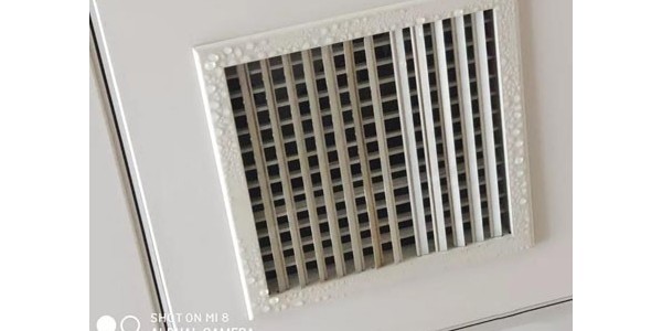 為什么中央空調出風口會有冷凝水？