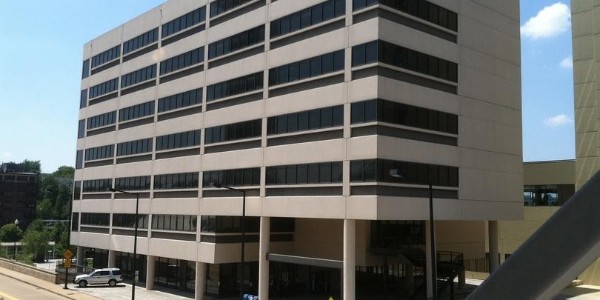 辦公樓安裝新風(fēng)安裝麻煩嗎？