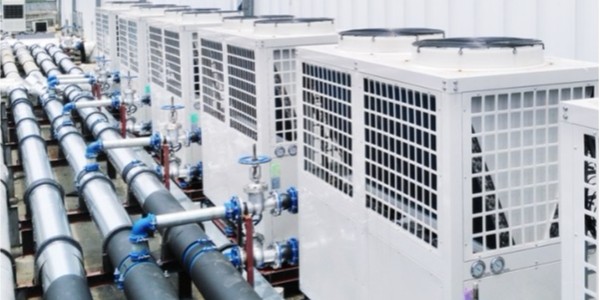 空氣能熱泵熱水器憑借舒適安全，受醫(yī)院熱水供應安裝的青瞇